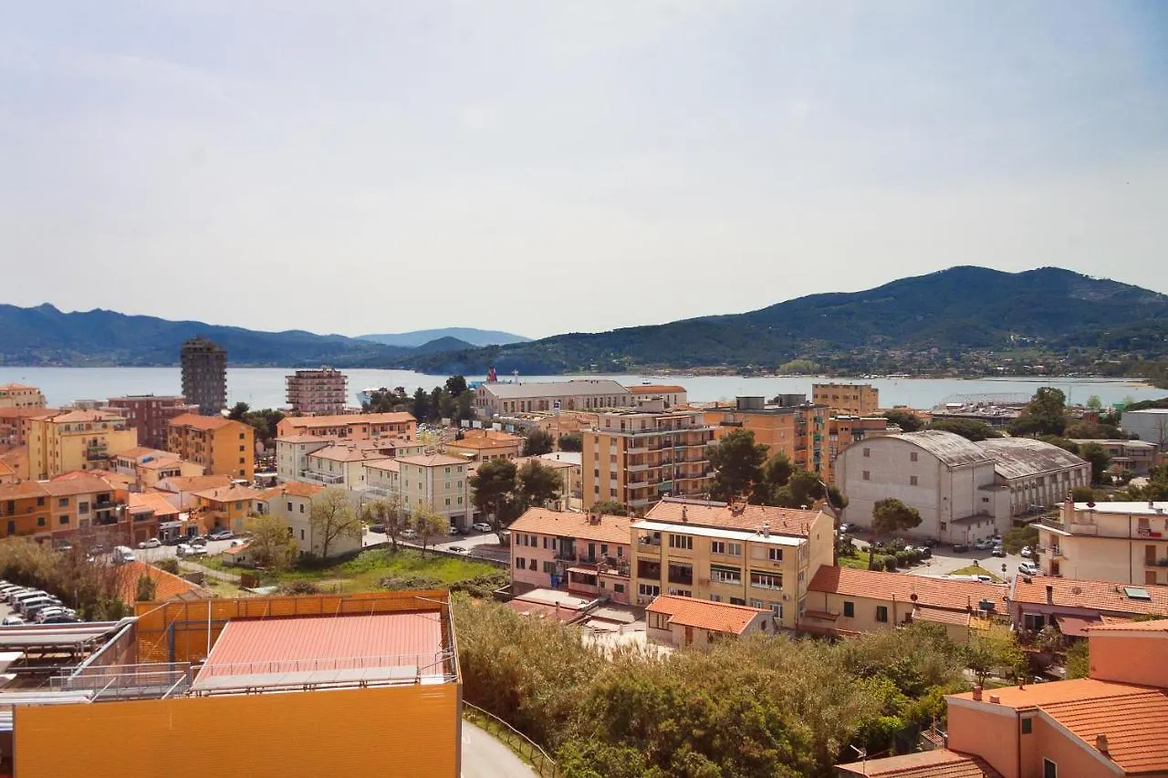 Carola'S Home - Goelba Portoferraio Italien